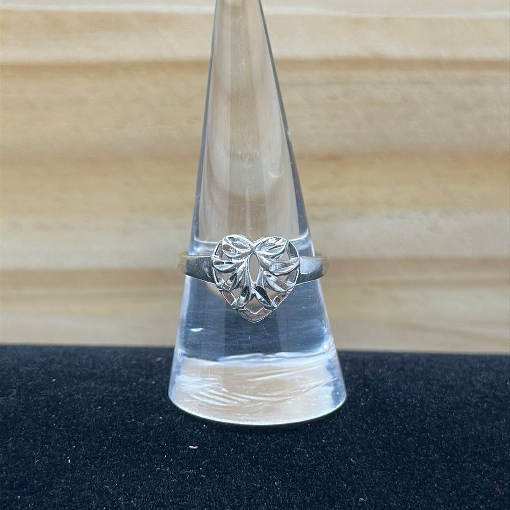 Sterling silver diamond edge heart ring 925